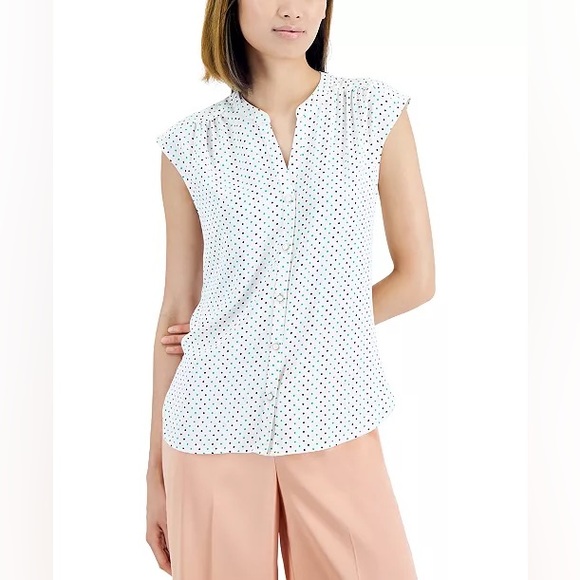 Anne Klein Tops - Anne Klein Sleeveless V-neck Button Up Blouse Size M